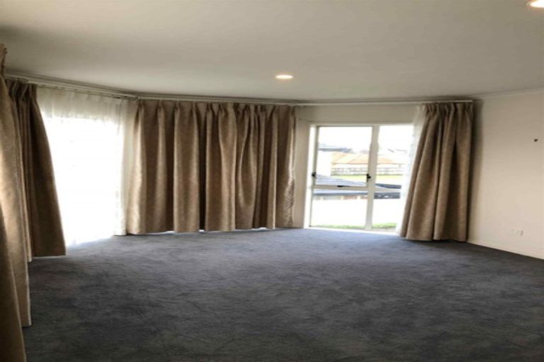 Photo of property in 13 Belcoo Crescent, East Tamaki, Auckland, 2013