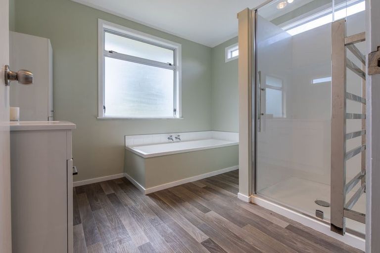 Photo of property in 123 Te Rangitautahanga Road, Turangi, 3334