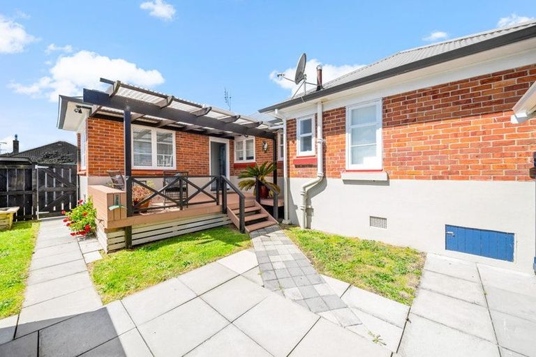 Photo of property in 80 Seddon Street, Pukekohe, 2120