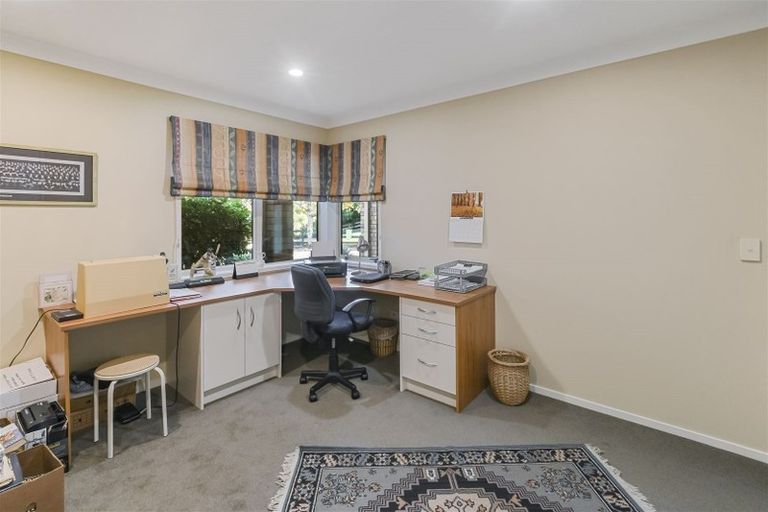 Photo of property in 22 Glencairn Place, Buckland, Pukekohe, 2677