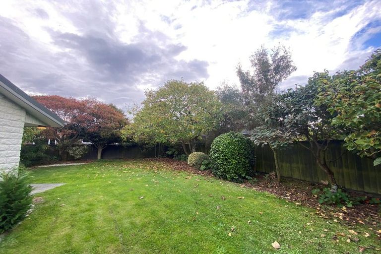 Photo of property in 11a Rutherglen Avenue, Ilam, Christchurch, 8041
