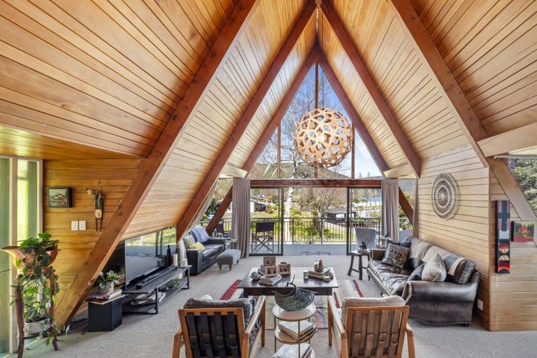 Photo of property in 28 Mata Place, Kinloch, Taupo, 3377