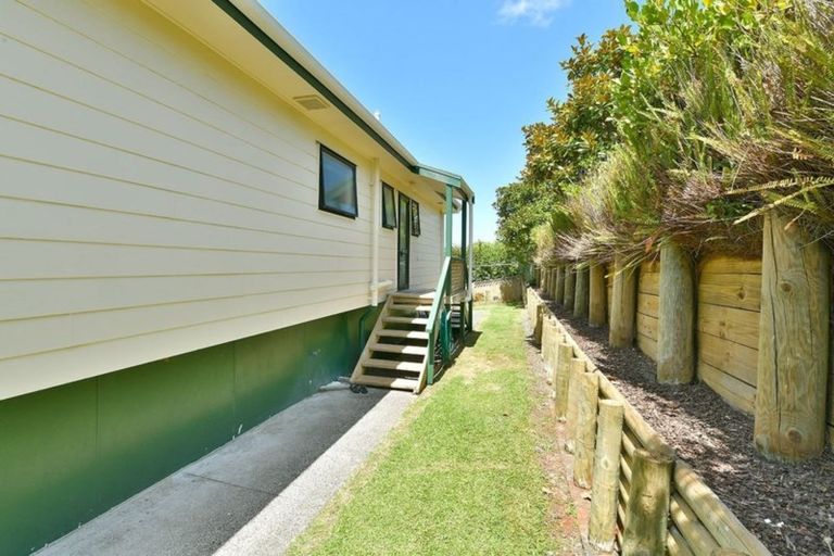Photo of property in 165b Hibiscus Coast Highway, Red Beach, 0932