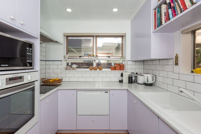 Photo of property in 17 Puketapu Road, Taradale, Napier, 4112