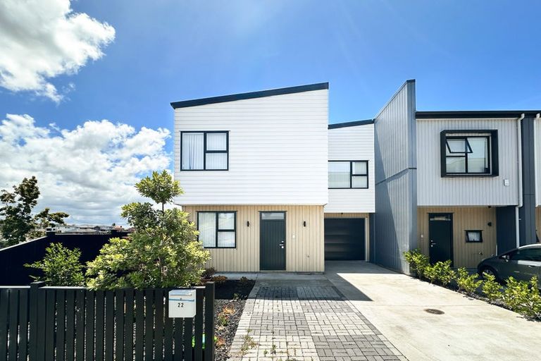 Photo of property in 22 Heketara Way, Massey, Auckland, 0614
