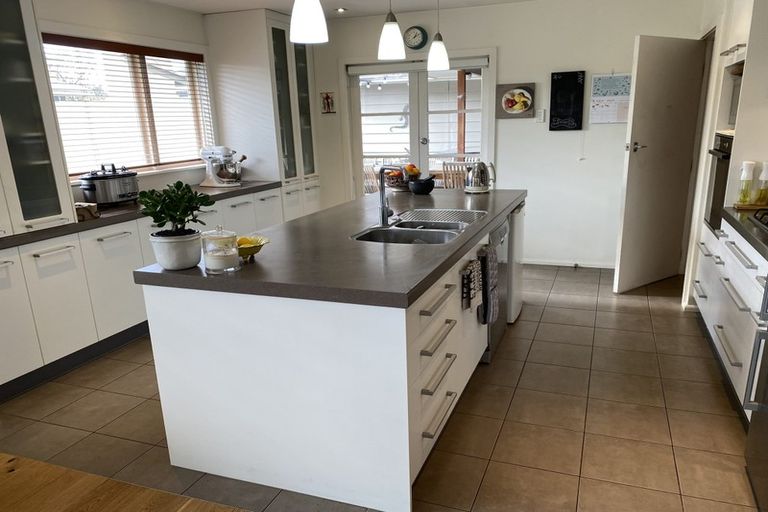 Photo of property in 122 Waimairi Road, Ilam, Christchurch, 8041