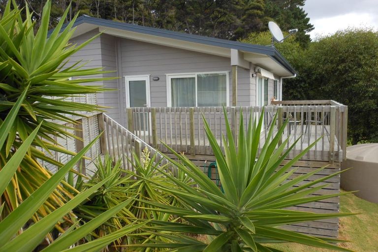 Photo of property in 12 Leveloff Road, Paremoremo, Auckland, 0632
