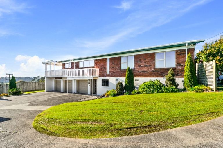 Photo of property in 131 Waimumu Road, Massey, Auckland, 0614