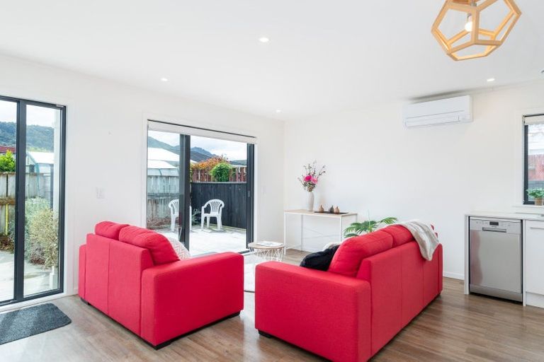 Photo of property in 74e Gibbons Street, Ebdentown, Upper Hutt, 5018