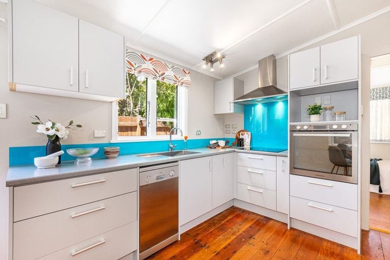 Photo of property in 57 Marine Parade, Eastbourne, Lower Hutt, 5013