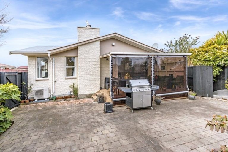 Photo of property in 132 Effingham Street, North New Brighton, Christchurch, 8083