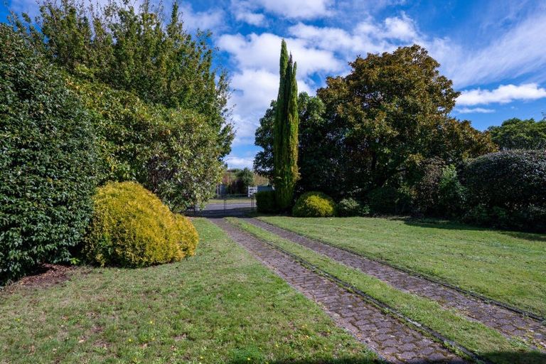 Photo of property in 25 Kinloch Road, Kinloch, Taupo, 3377