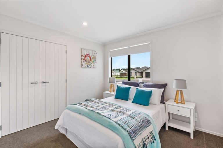 Photo of property in 2 Glennron Lane, Waiuku, 2123