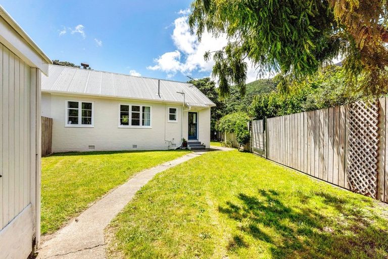 Photo of property in 16 Tyndall Street, Waiwhetu, Lower Hutt, 5010