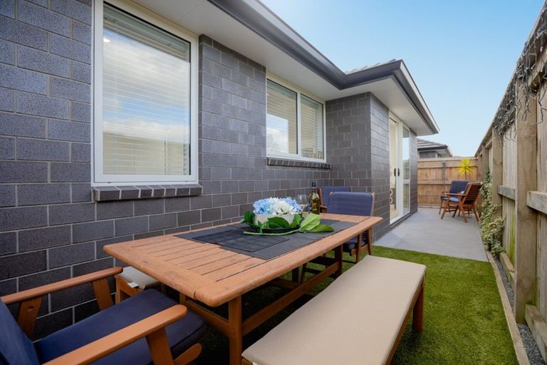 Photo of property in 4 Applin Lane, Pyes Pa, Tauranga, 3112