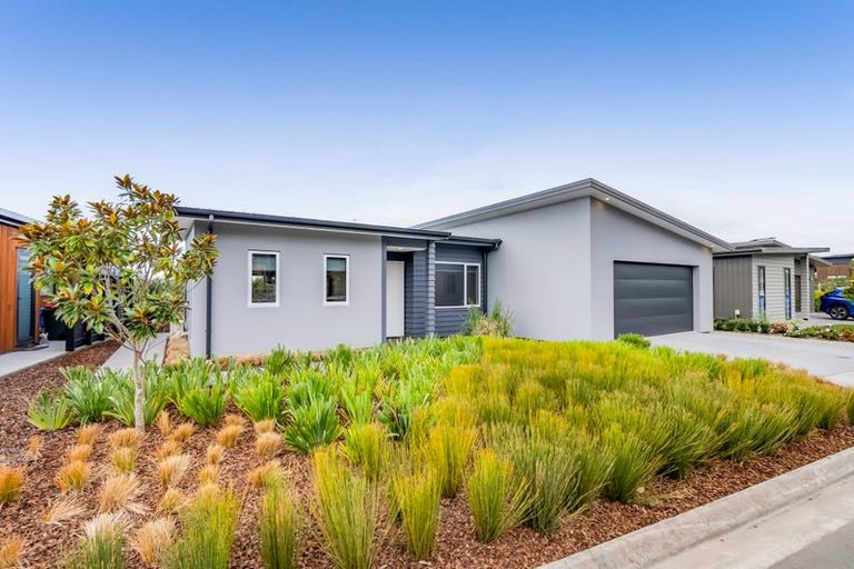 Photo of property in 4 Kakariki Lane, Waiwhakaiho, New Plymouth, 4312