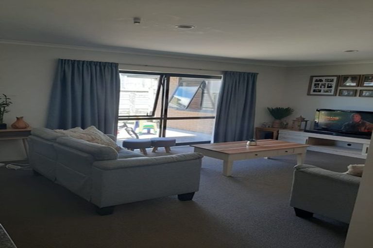 Photo of property in 10 Diamond Grove, Brown Owl, Upper Hutt, 5018