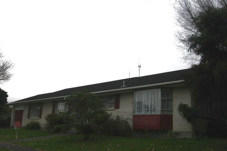 Photo of property in 18 Waltham Court, Cloverlea, Palmerston North, 4412