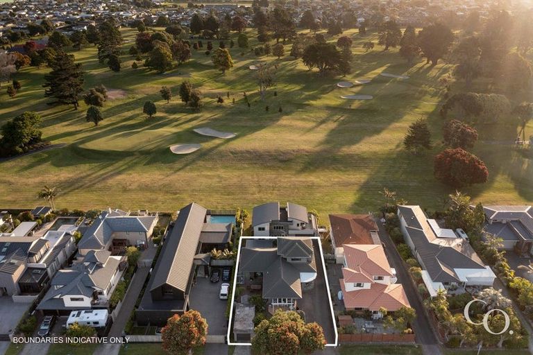 Photo of property in 208 Oceanbeach Road, Mount Maunganui, 3116