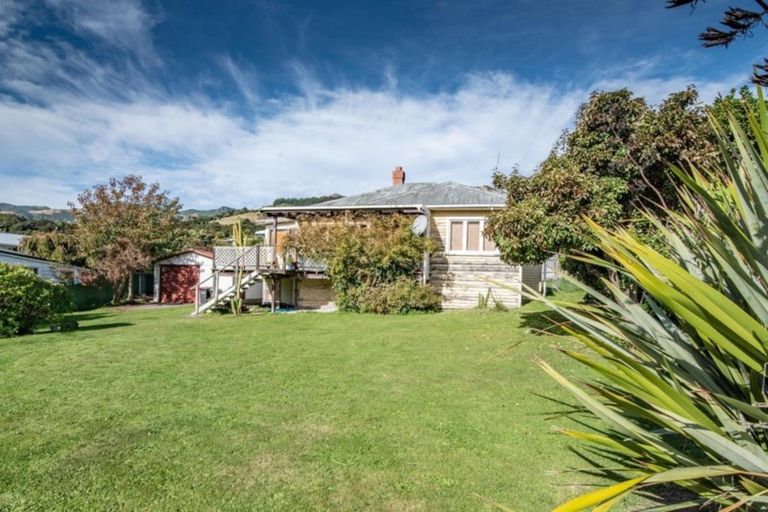 Photo of property in 8 Aubrey Street South, Akaroa, 7520