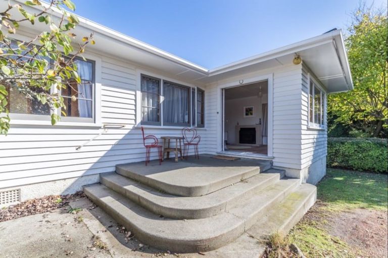 Photo of property in 69 Kirk Street, Otaki, 5512