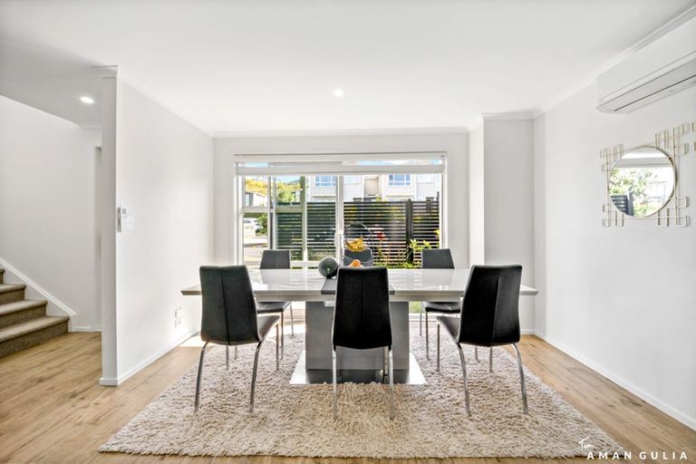 Photo of property in 72 Karepiro Drive, Stanmore Bay, Whangaparaoa, 0932