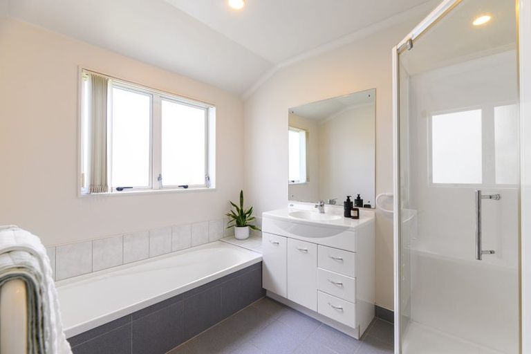 Photo of property in 13a Wharf Road, Te Atatu Peninsula, Auckland, 0610