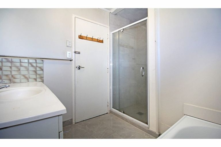 Photo of property in 52 Henwood Road, Mangere East, Auckland, 2024