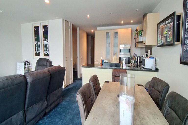 Photo of property in Shelley Bay Terraces, 21/61 Maupuia Road, Maupuia, Wellington, 6022