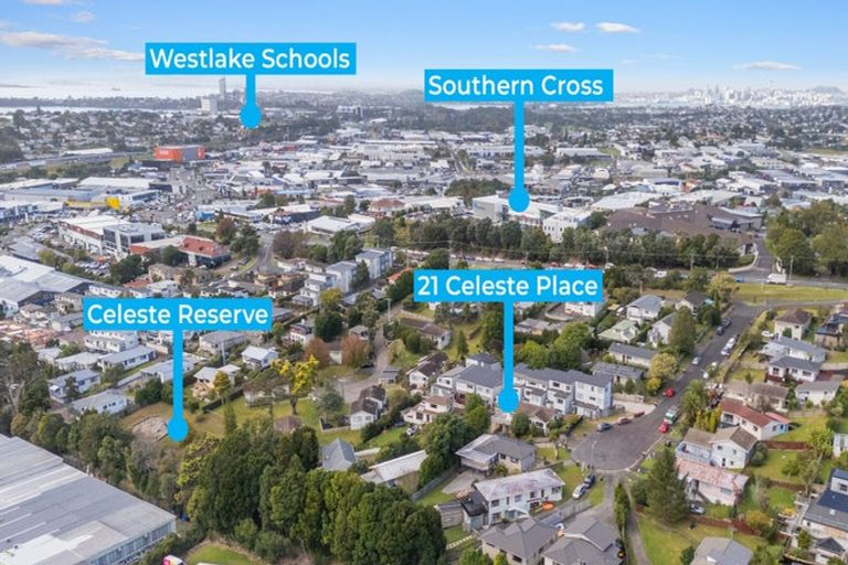Photo of property in 21 Celeste Place, Totara Vale, Auckland, 0627