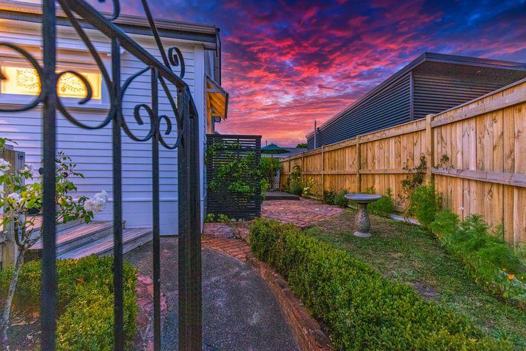 Photo of property in 2c Saint Leonard Street, Saint Johns Hill, Whanganui, 4501