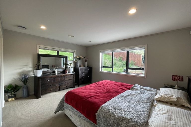 Photo of property in 60 Erlestoke Crescent, Churton Park, Wellington, 6037