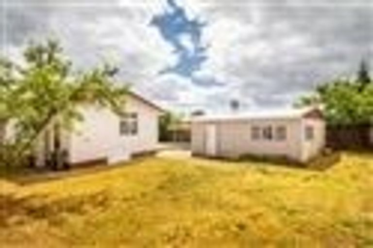 Photo of property in 73 Calthorp Close, Favona, Auckland, 2024