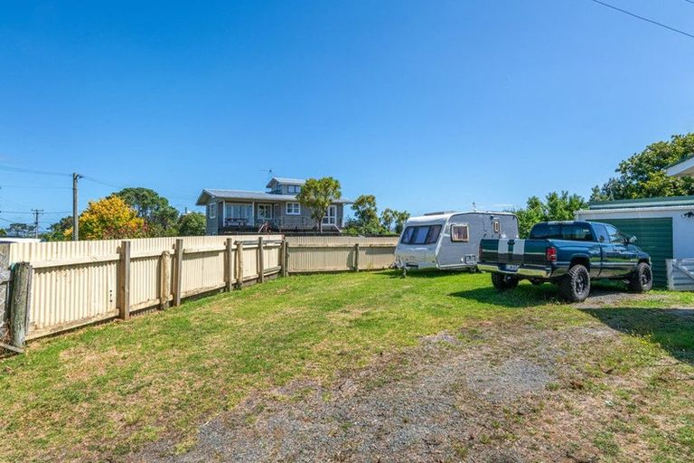 Photo of property in 4 James Mcleod Road, Shelly Beach, Helensville, 0874