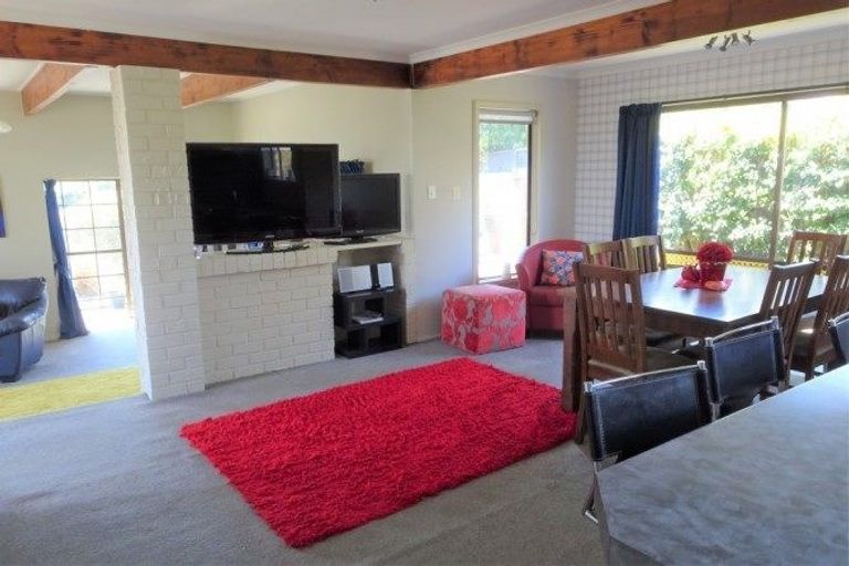 Photo of property in 2 Stanton Crescent, Karoro, Greymouth, 7805