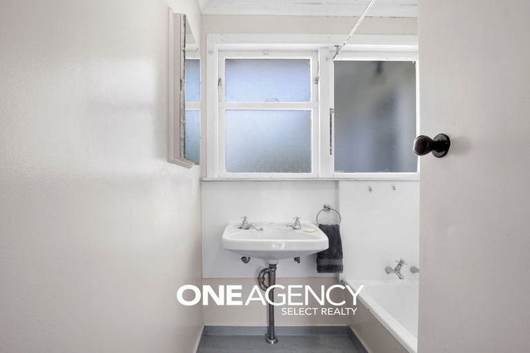 Photo of property in 101 Waihora Crescent, Waitangirua, Porirua, 5024