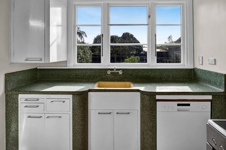 Photo of property in 230 South Road, Hawera, 4610