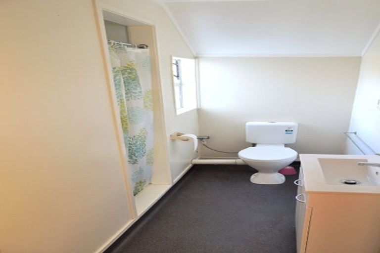 Photo of property in 5 Glen Alton Avenue, Paparangi, Wellington, 6037