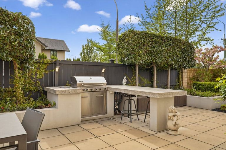 Photo of property in 1a Westburn Terrace, Burnside, Christchurch, 8041