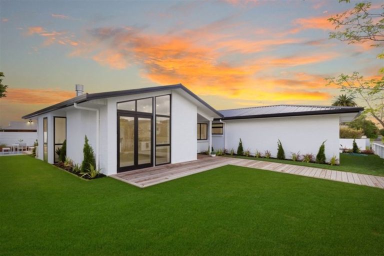 Photo of property in 12 Edwin Street, St Andrews, Hamilton, 3200