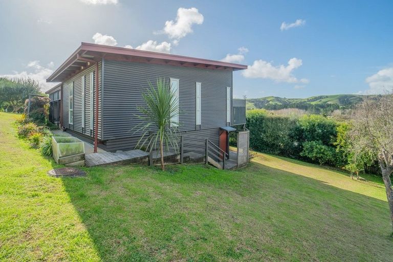 Photo of property in 7 Empressa Heights, Helensville, 0800