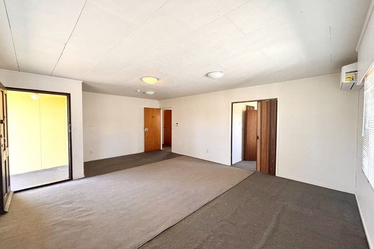 Photo of property in 190 Universal Drive, Henderson, Auckland, 0610