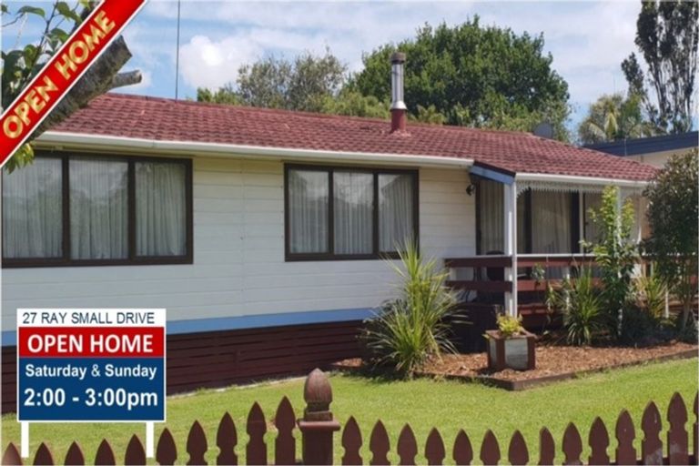 Photo of property in 27 Ray Small Drive, Papakura, 2110