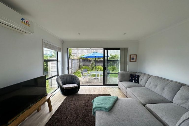 Photo of property in 59 William Wallbank Crescent, Swanson, Auckland, 0614