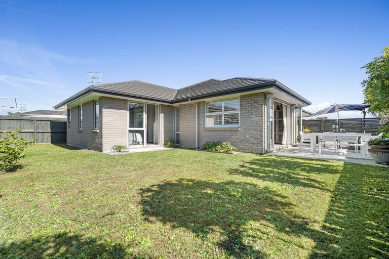 Photo of property in 33 Rainey Crescent, Papamoa Beach, Papamoa, 3118