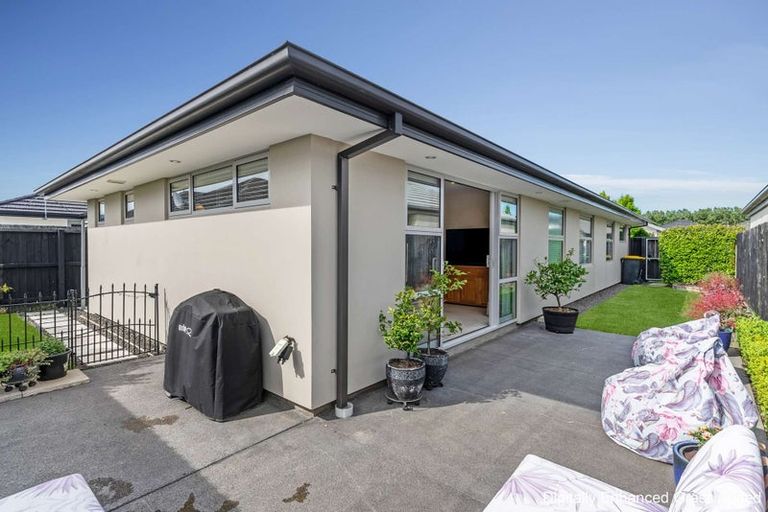 Photo of property in 9 Robalan Close, Halswell, Christchurch, 8025