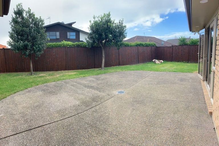 Photo of property in 9 Elwyn Close, Flat Bush, Auckland, 2016