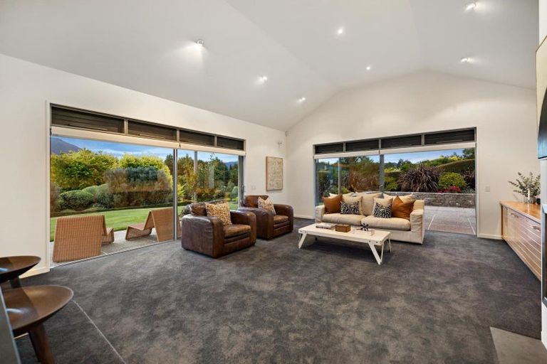 Photo of property in 3 Bayonet Peak Place, Drift Bay, Queenstown, 9371