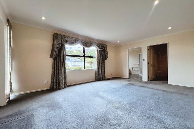 Photo of property in 24 Pendennis Point, Camborne, Porirua, 5026