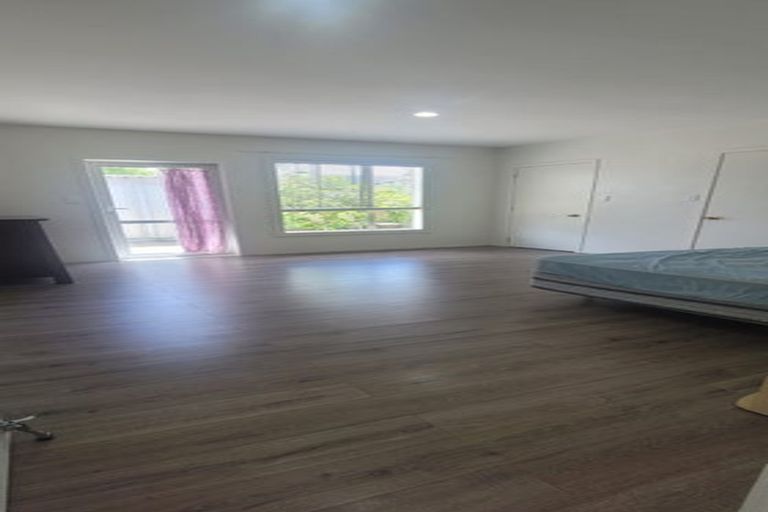 Photo of property in 32 Middlefield Drive, East Tamaki Heights, Auckland, 2016